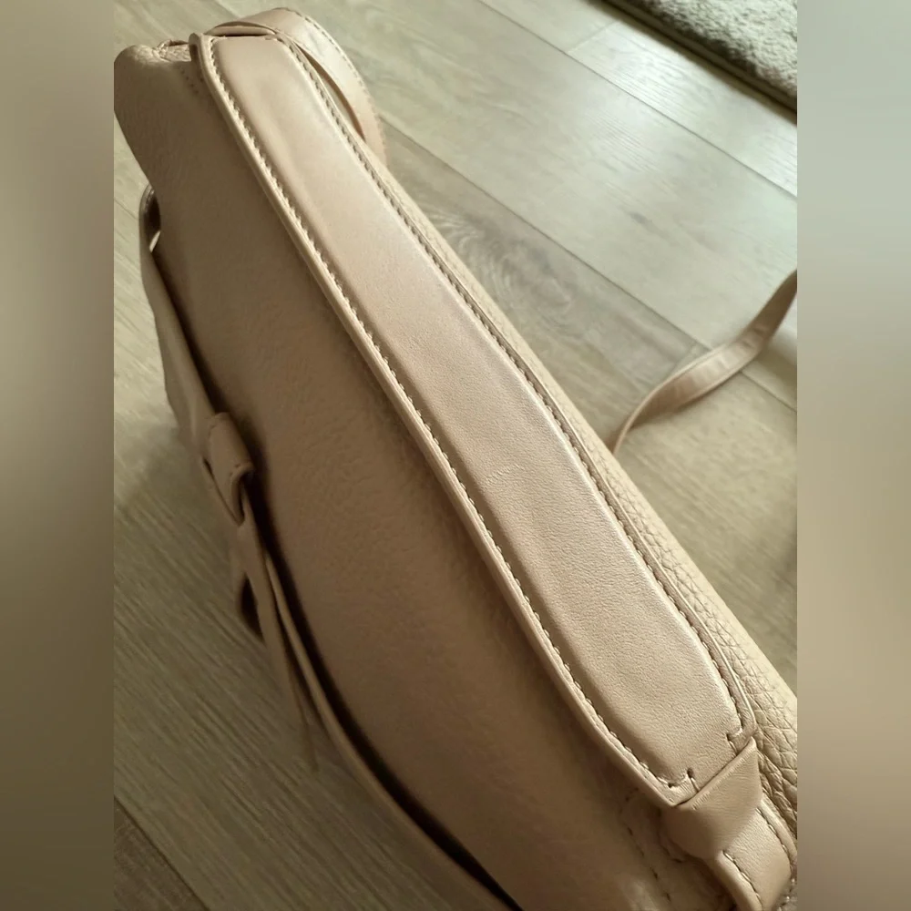 AllSaints Cami Leather Shoulder Bag - Natural - Picture 3 of 10